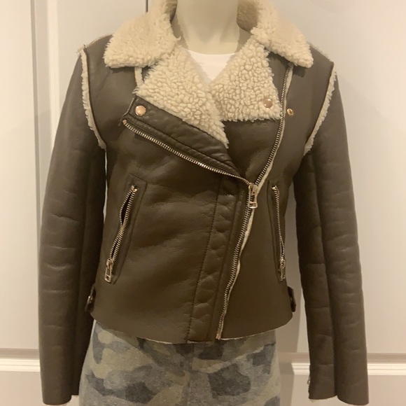 Faux Leather/Sherpa Moto jacket - Picture 6 of 9